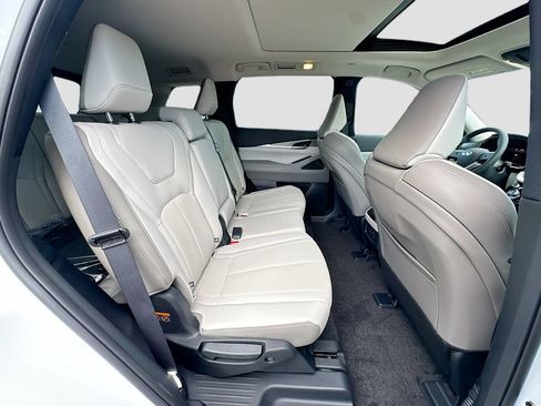 Used 2027 INFINITI QX60 Pure w/ Cargo Package FWD image 30