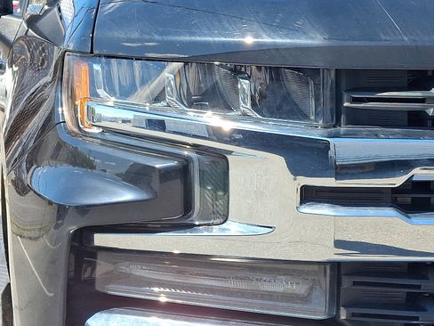 Used 2021 Chevrolet Silverado 1500 LT AWD/4WD image 4