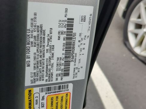 Used 2017 Ford Fusion SE w/ Fusion SE Technology Package image 48