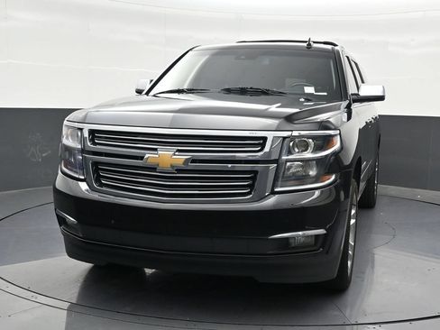 Used 2020 Chevrolet Suburban Premier w/ Premier Plus Edition RWD image 9