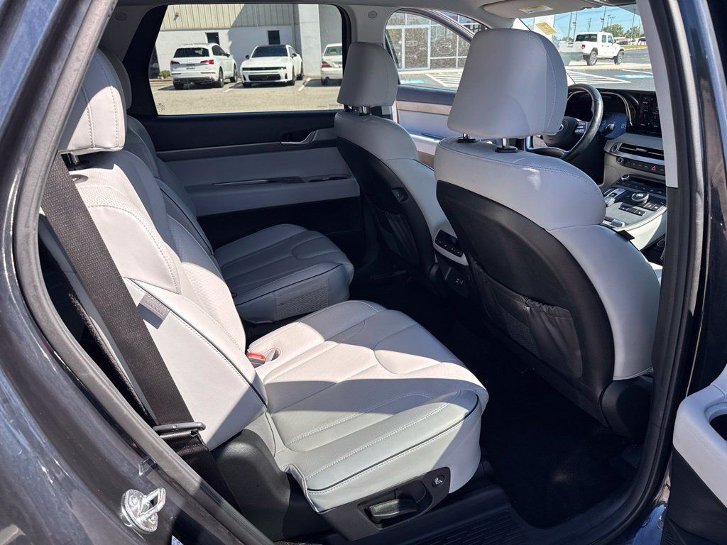 Used 2024 Hyundai Palisade SEL FWD image 11