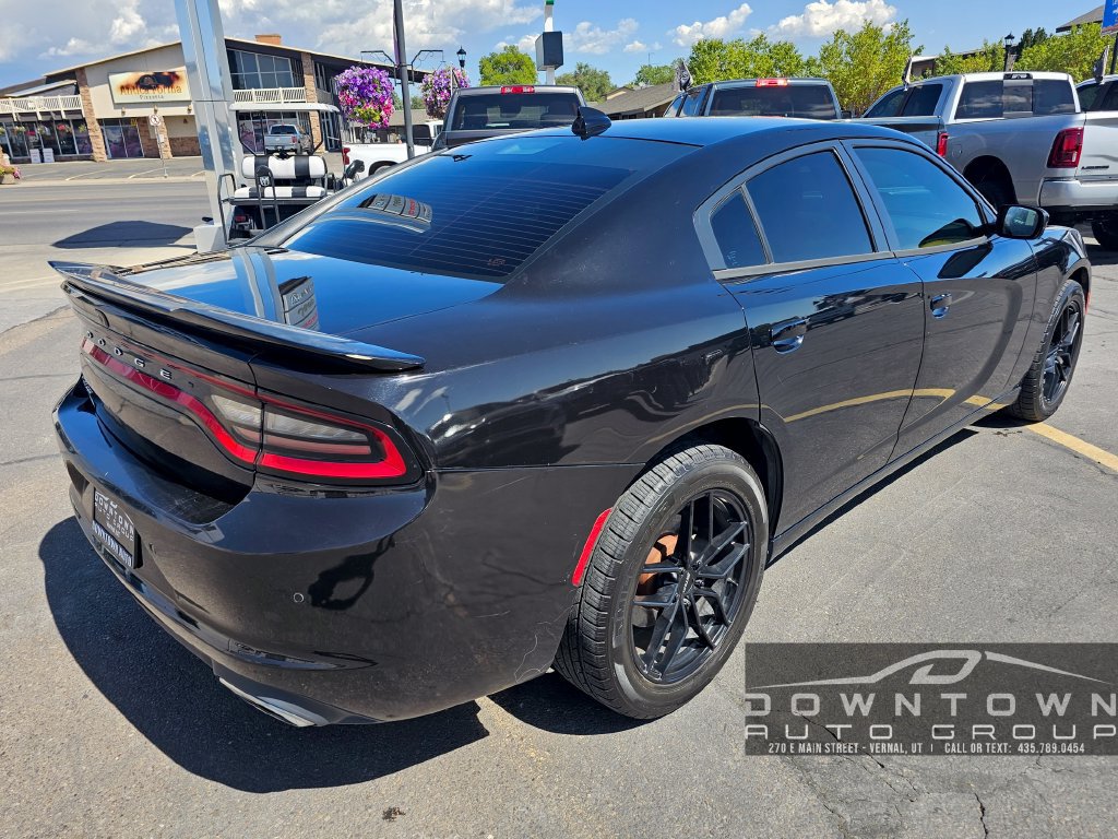 Used 2017 Dodge Charger SXT w/ AWD Plus Group image 3