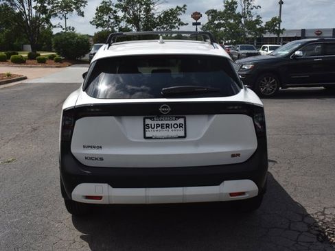 Used 2025 Nissan Kicks SR FWD image 6