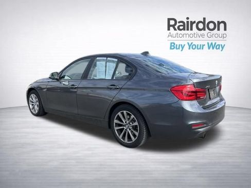 Used 2018 BMW 320i xDrive Sedan AWD/4WD image 5