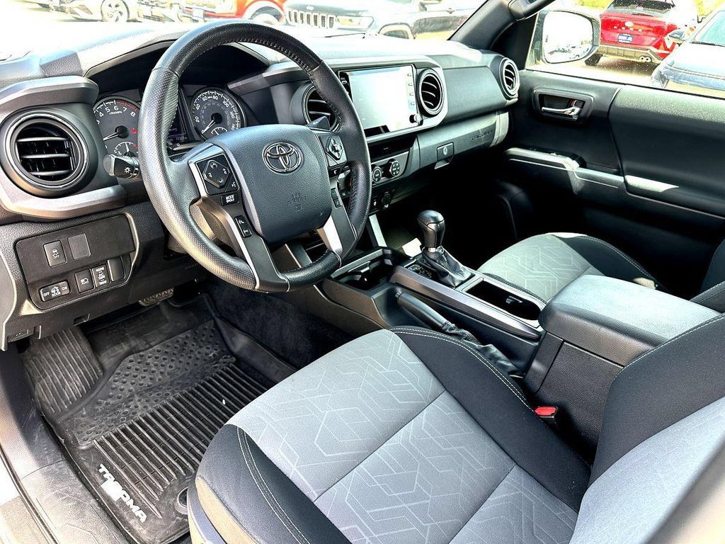 Used 2020 Toyota Tacoma TRD Off-Road w/ Technology Package AWD/4WD image 15