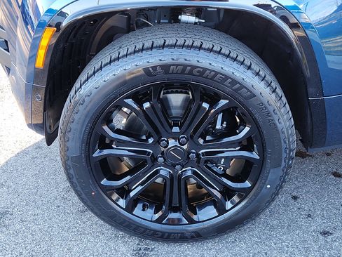 New 2026 Land Rover Defender 110 OCTA image 9