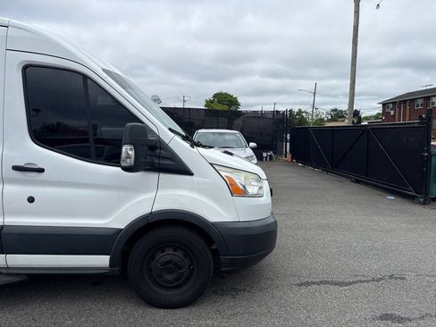 Used 2016 Ford Transit 350 XLT RWD image 9
