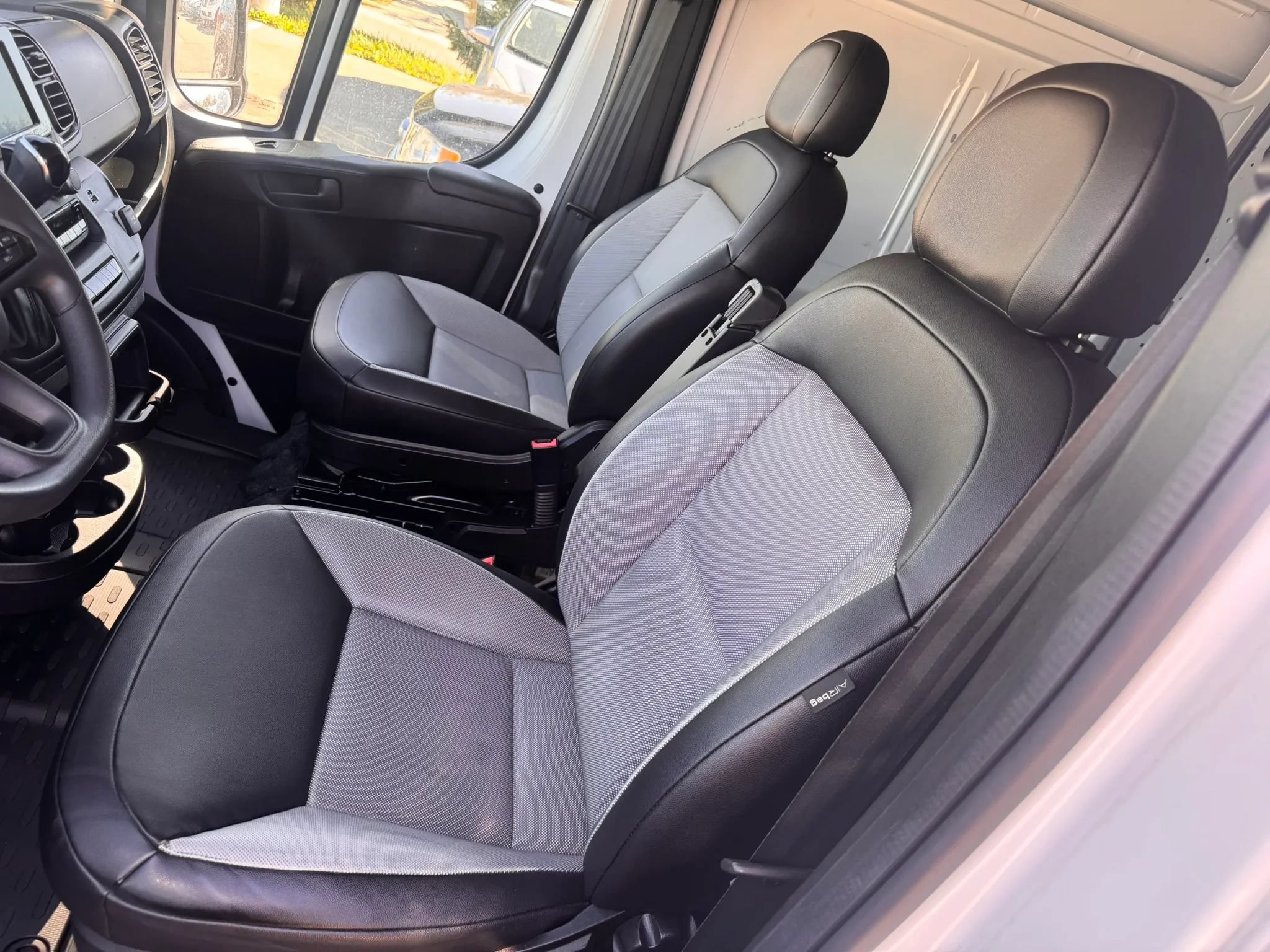Used 2024 RAM ProMaster 2500 w/ Convenience Group FWD image 23