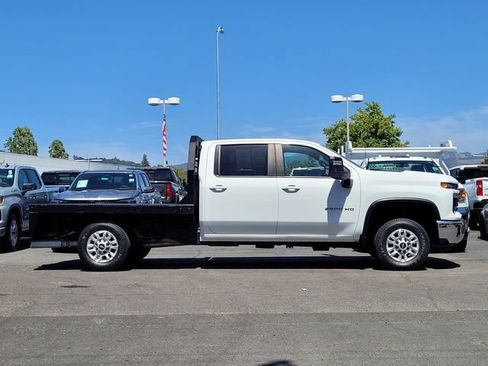 Used 2024 Chevrolet Silverado 2500 LT w/ Convenience Package AWD/4WD image 5
