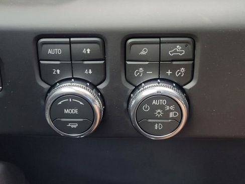 New 2026 GMC Sierra 1500 AT4 w/ AT4 Premium Package AWD/4WD image 18