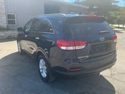 Used 2018 Kia Sorento AWD image 5