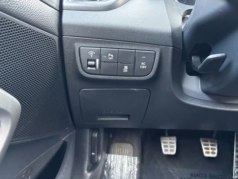 Used 2015 Hyundai Veloster Turbo w/ Option Group 04 image 24