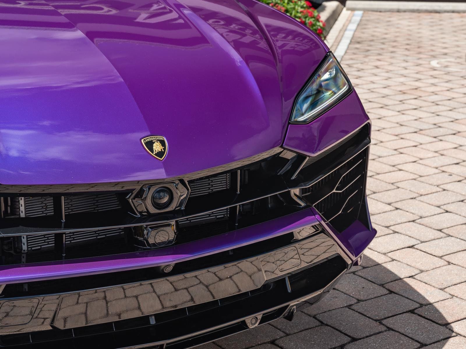 Used 2025 Lamborghini Urus SE AWD/4WD image 17
