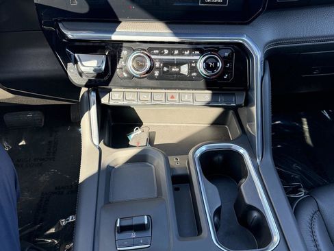 Used 2024 GMC Sierra 3500 Denali w/ Denali Reserve Package image 21