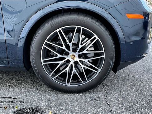 Used 2024 Porsche Cayenne Turbo image 32