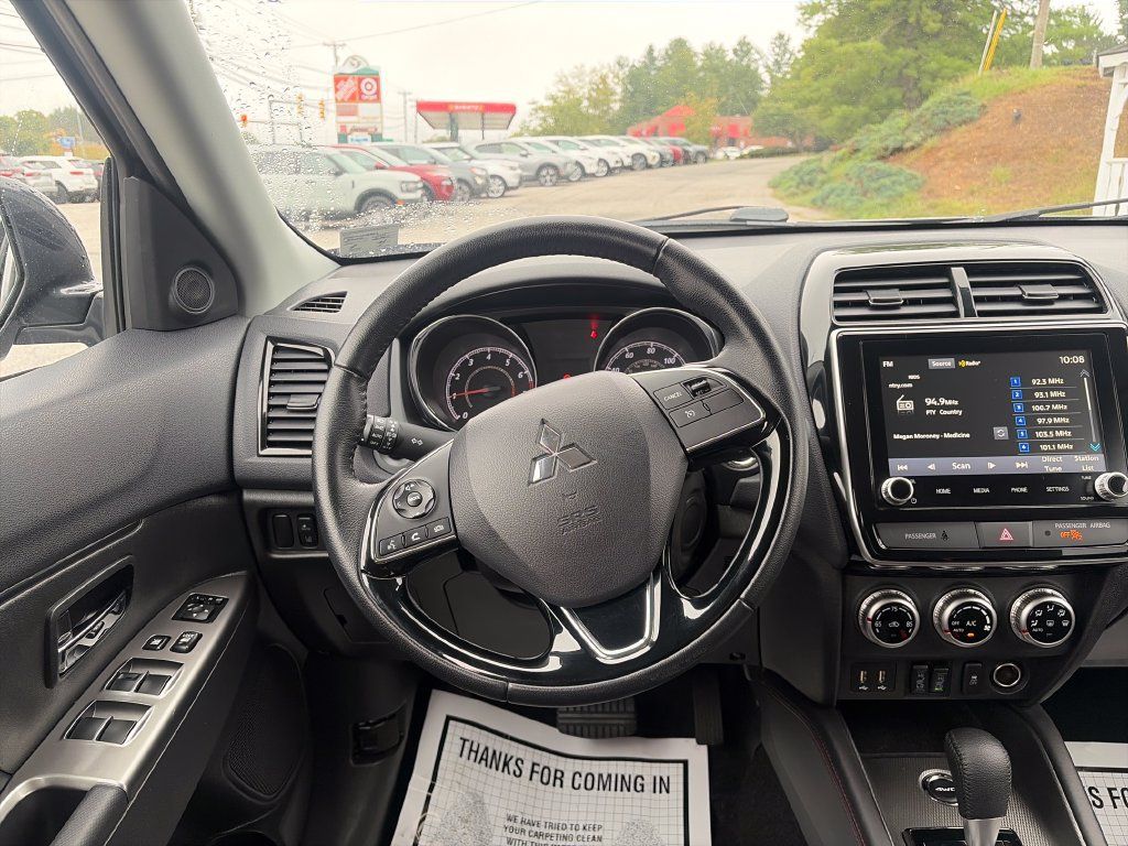 Used 2025 Mitsubishi Outlander Sport SE AWD/4WD image 13