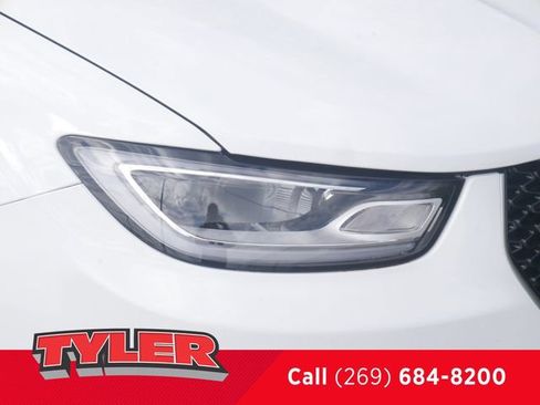 New 2026 Chrysler Pacifica Pinnacle w/ Trailer Tow Group AWD/4WD image 10