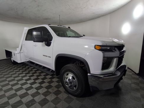 Used 2022 Chevrolet Silverado 3500 LT w/ Convenience Package AWD/4WD image 3