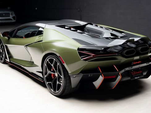 Used 2024 Lamborghini Revuelto AWD/4WD image 28