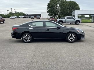 Used 2025 Nissan Altima 2.5 SV FWD video 3