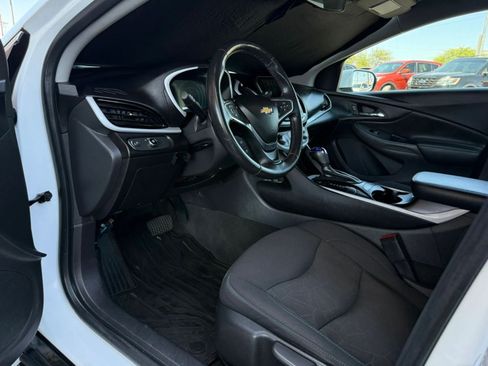 Used 2017 Chevrolet Volt LT w/ Comfort Package FWD image 40