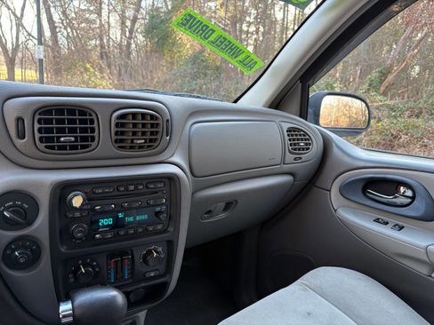 Used 2005 Chevrolet TrailBlazer LS image 19