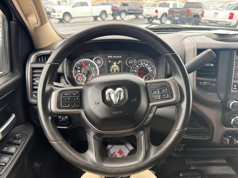 Used 2019 RAM 5500 Tradesman w/ Chrome Appearance Group image 18