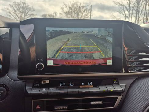 Used 2025 Toyota Camry Hybrid image 14