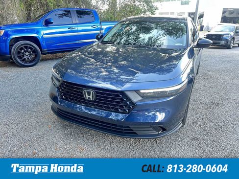 Certified 2025 Honda Accord SE image 1