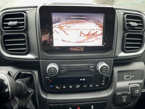 New 2025 RAM ProMaster 2500 w/ Quick Order Package 22G SLT image 7