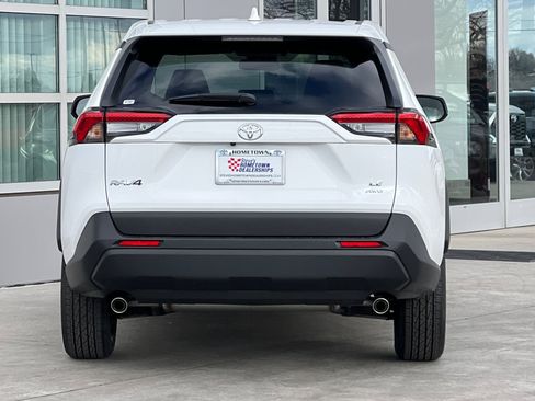 New 2025 Toyota RAV4 LE image 5