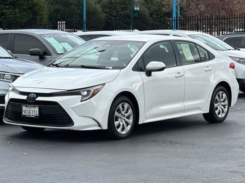 Used 2023 Toyota Corolla LE image 7