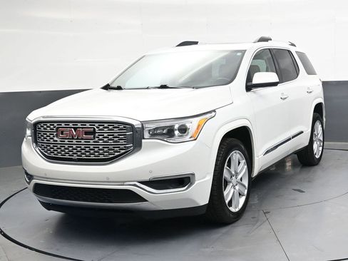 Used 2019 GMC Acadia Denali w/ Technology Package FWD image 8