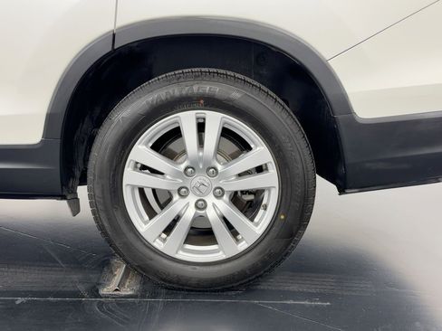 Certified 2017 Honda Pilot LX image 29