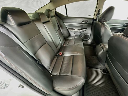 Used 2024 Nissan Altima 2.5 SR w/ SR Premium Package FWD image 27