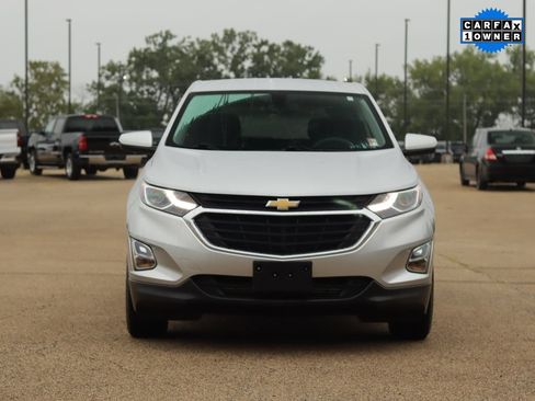 Used 2018 Chevrolet Equinox LT FWD image 2