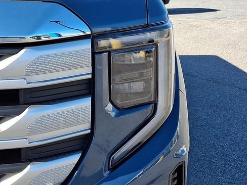 Certified 2024 GMC Sierra 1500 SLE image 9