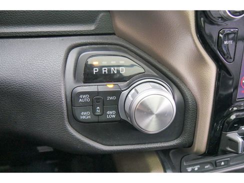 Used 2019 RAM 1500 Laramie image 26