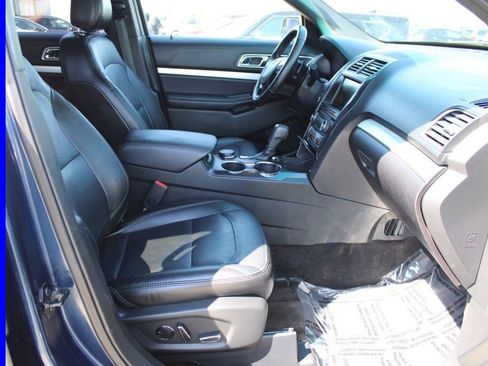 Used 2016 Ford Explorer XLT w/ Equipment Group 202A AWD/4WD image 21