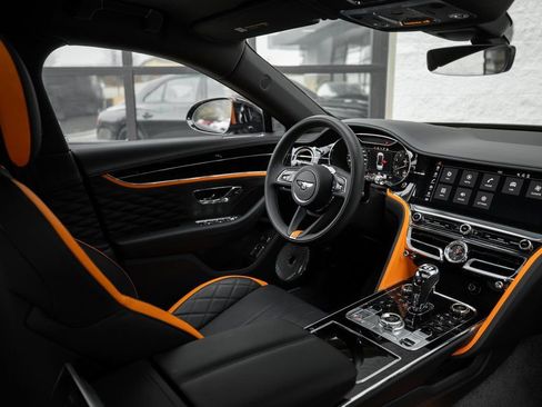 Used 2024 Bentley Flying Spur W12 image 39