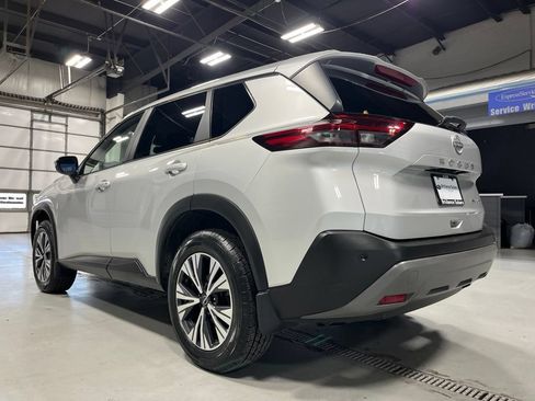 Used 2023 Nissan Rogue SV AWD/4WD image 5