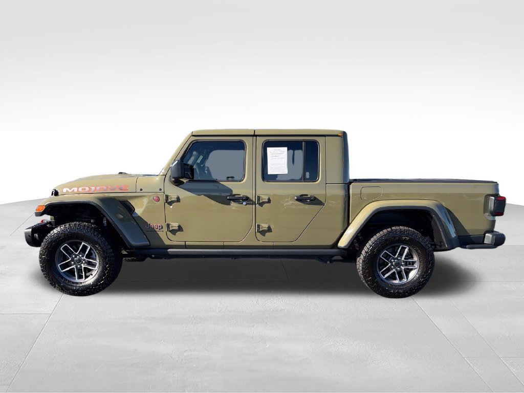 Used 2025 Jeep Gladiator Mojave AWD/4WD image 2
