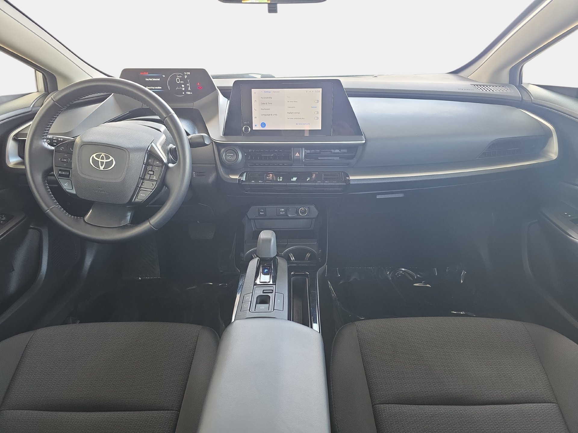 Used 2025 Toyota Prius LE FWD image 9