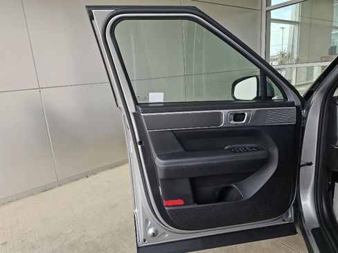 Used 2025 Hyundai Santa Fe SEL AWD/4WD image 18