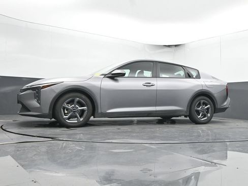 Used 2025 Kia K4 FWD image 40