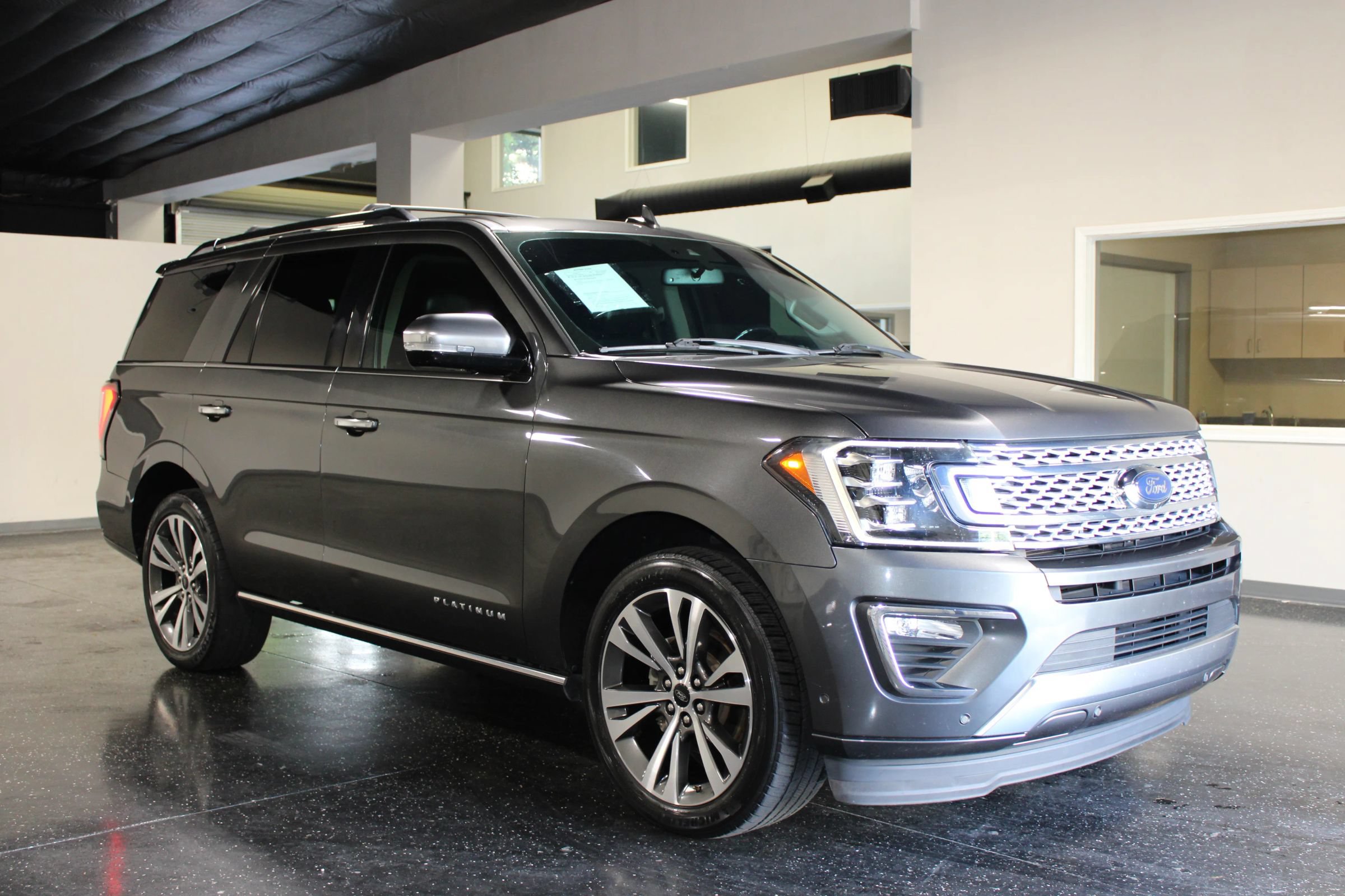 Used 2020 Ford Expedition Platinum RWD image 1