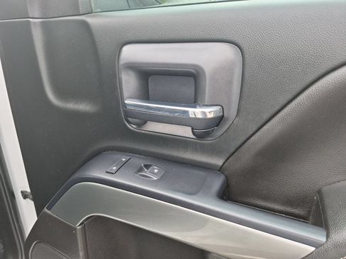 Used 2018 Chevrolet Silverado 1500 LT AWD/4WD image 48