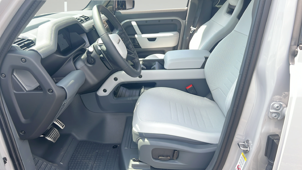 New 2026 Land Rover Defender 110 AWD/4WD image 5