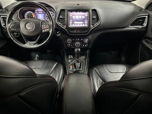 Used 2019 Jeep Cherokee Trailhawk AWD/4WD image 23