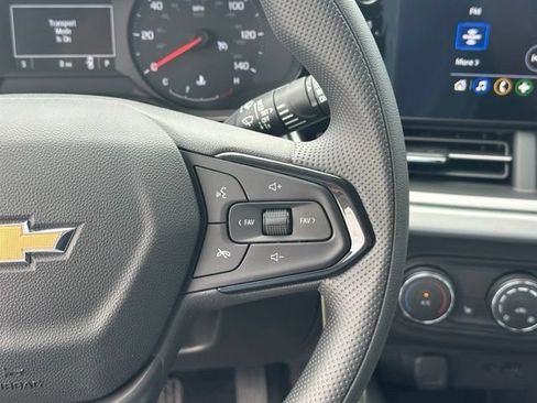 New 2026 Chevrolet Trax LS w/ LS Convenience Package FWD image 18